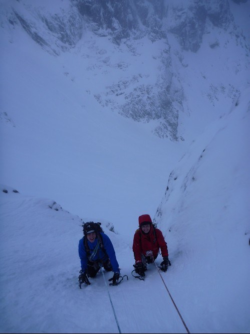 guided-scottish-winter-climbing-days-green-gully-ben-nevis.jpg