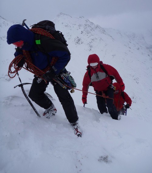 scottish-winter-mountaineering-courses-short-roping.jpg