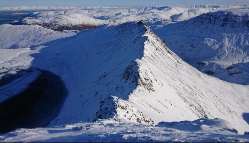 striding-edge-winter-skils.jpg